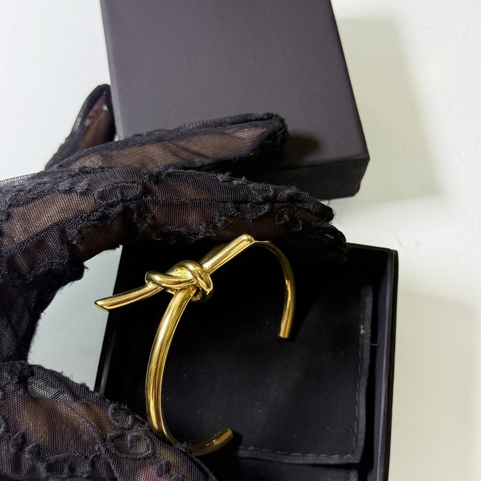 Tiffany & Co Knot bracelet