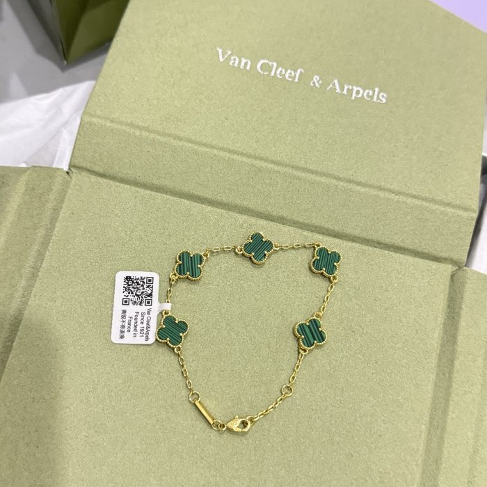 Van cleef Gold Bracelet (Green)