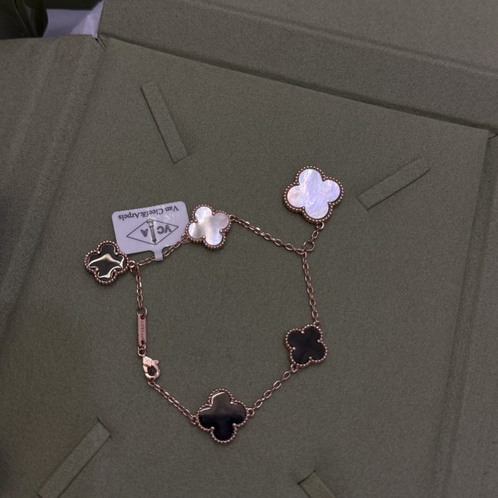 Van cleef Gold Bracelet (Black)