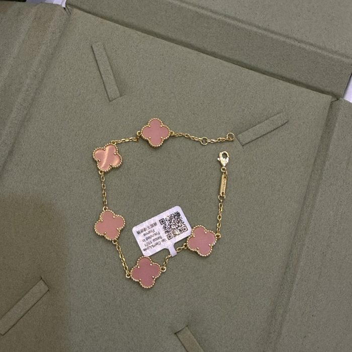 Van cleef Golden Bracelet (Pink)