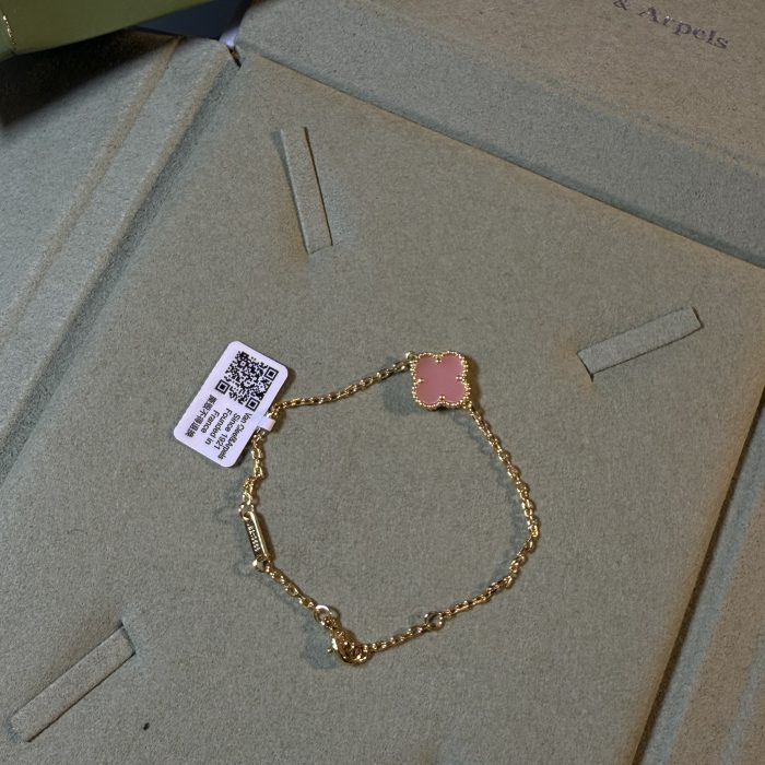 Van cleef Rose Gold Bracelet (Pink)
