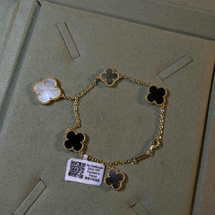 Van cleef Rose Gold Bracelet 004