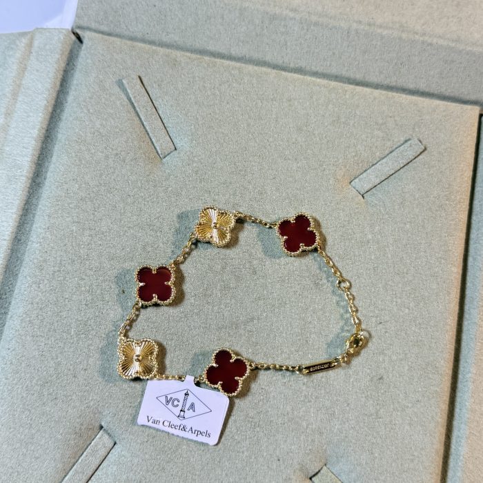 Van cleef Golden Bracelet (Gold and Wine)