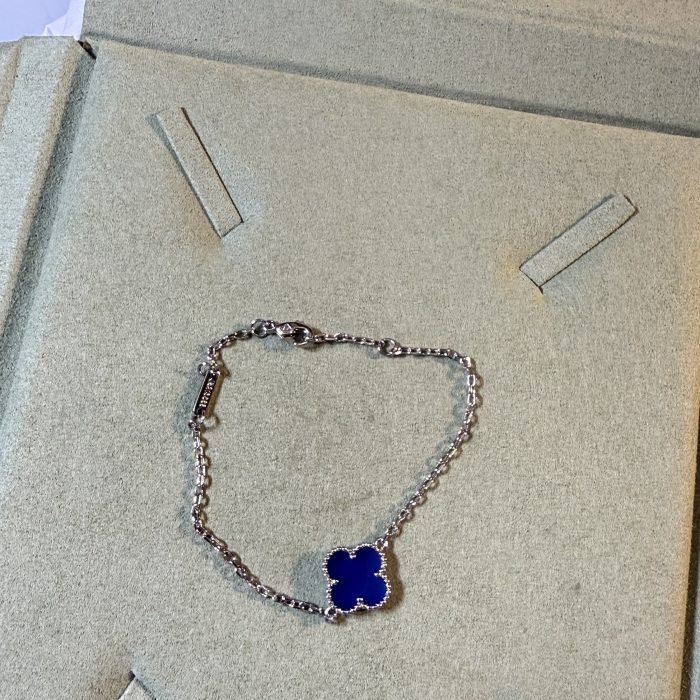 Van cleef Silver Bracelet  (Blue)