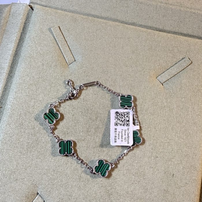 Van cleef Silver Bracelet (Green)