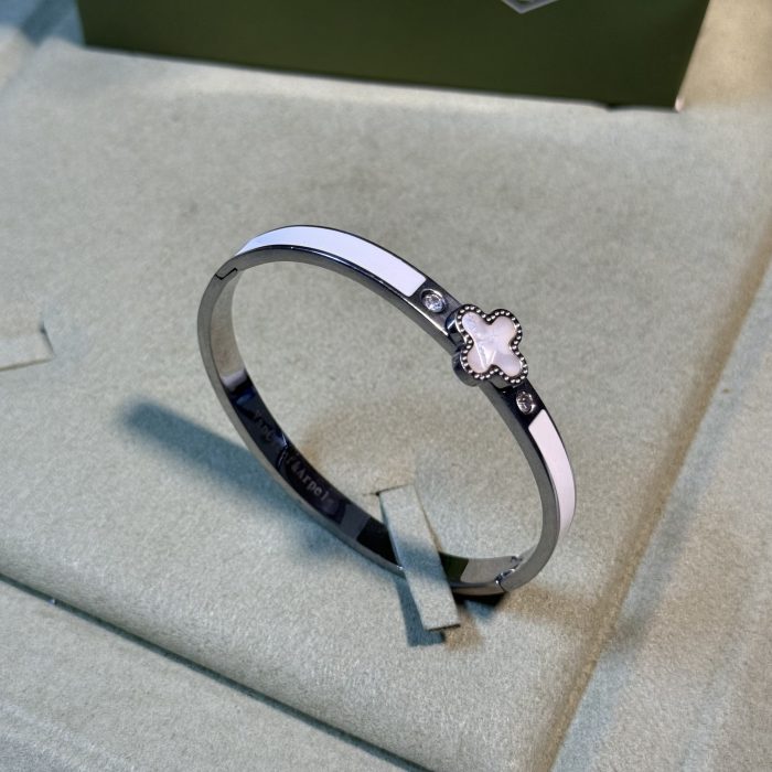 Van cleef Rose Gold Bracelet (Pink)
