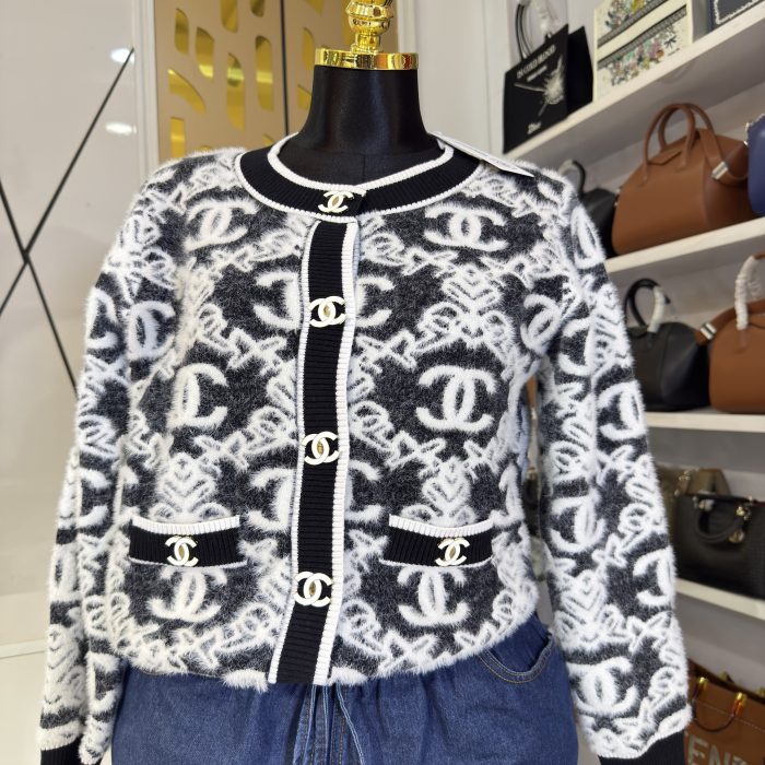 Chanel sweatshirt