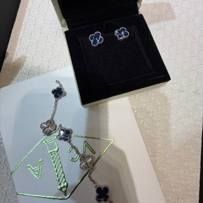 Earring 205