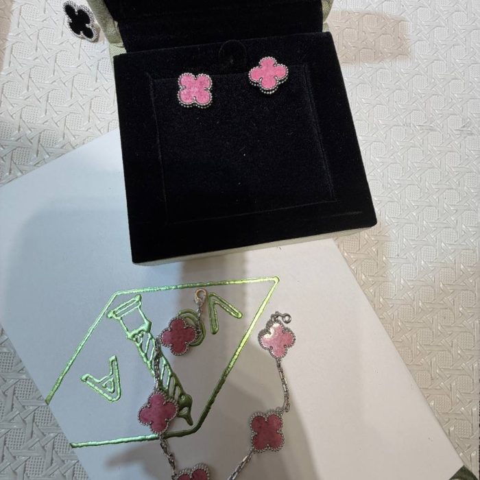 Earring 200