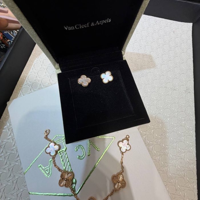 Earring 196