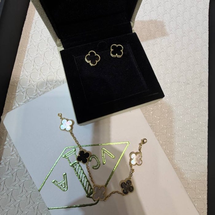 Earring 194