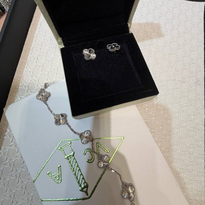 Earring 190