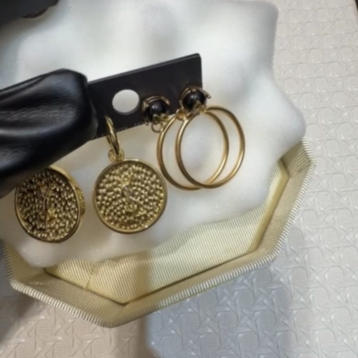 Earring 164