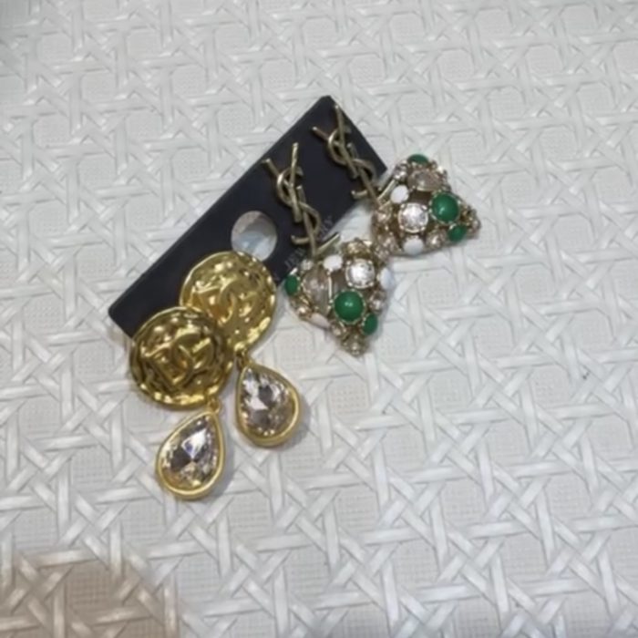 Earring 142