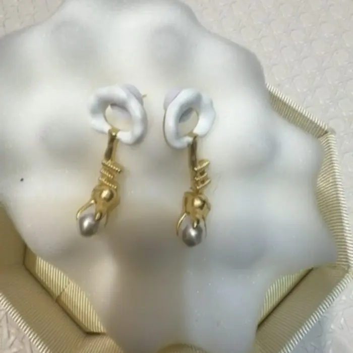 Earring 136