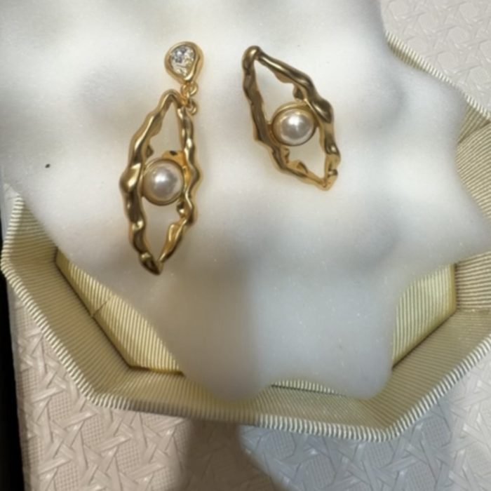 Earring 124