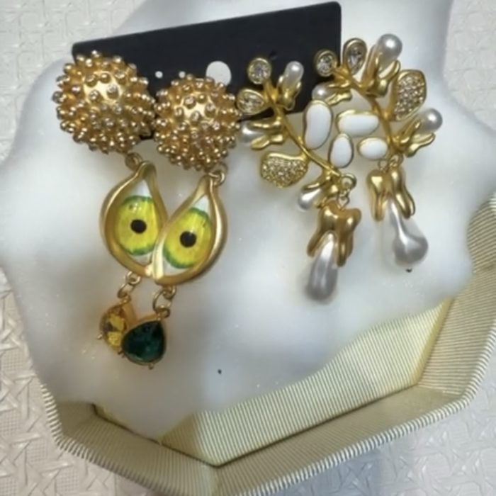 Earring 106