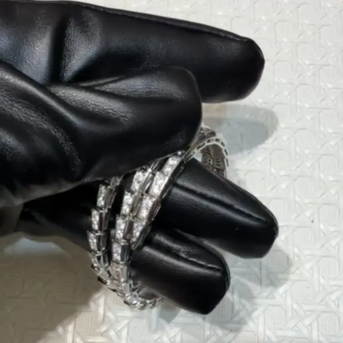 Bracelet 110