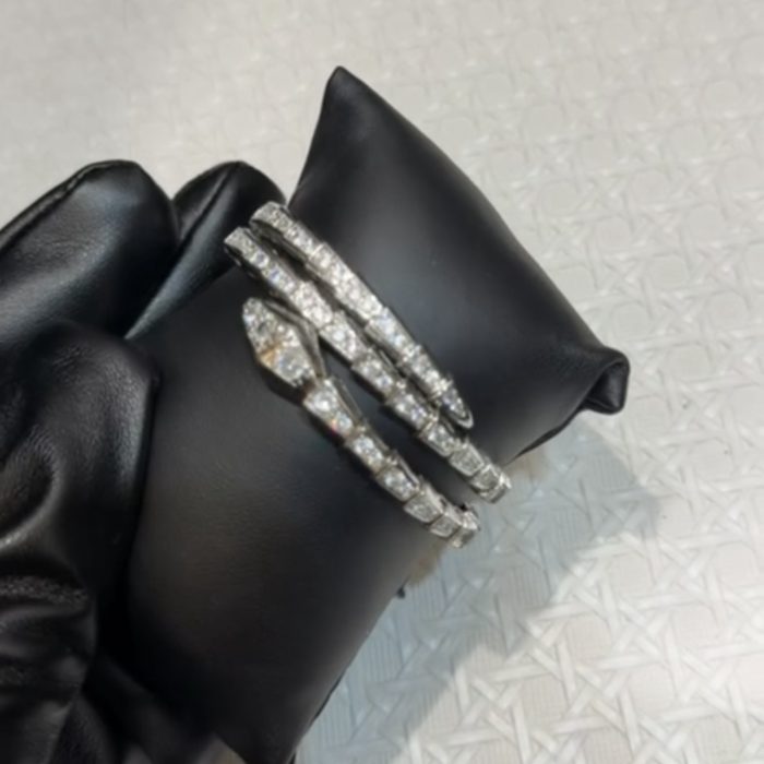 Bracelet 108
