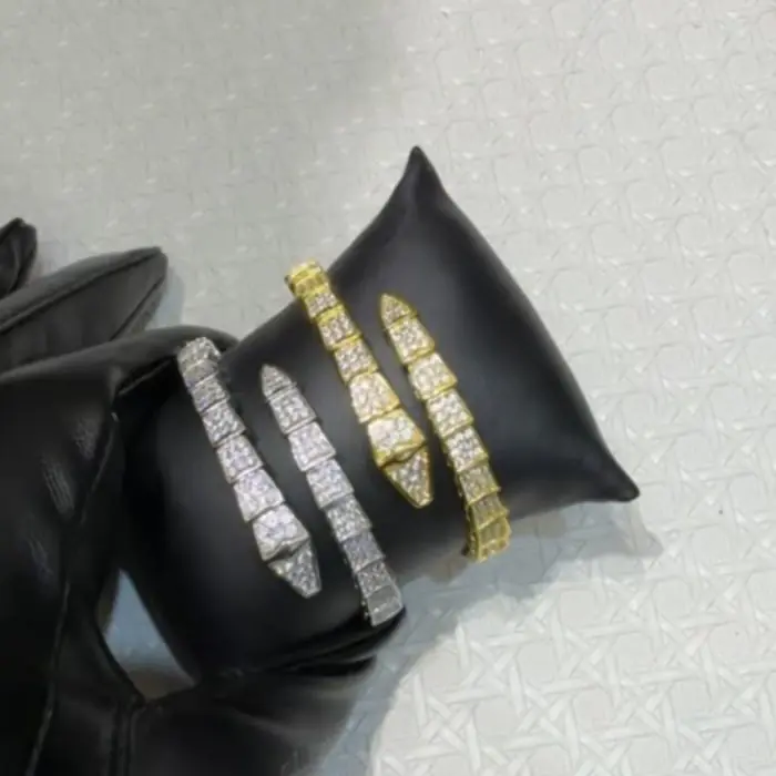 Bracelet 106