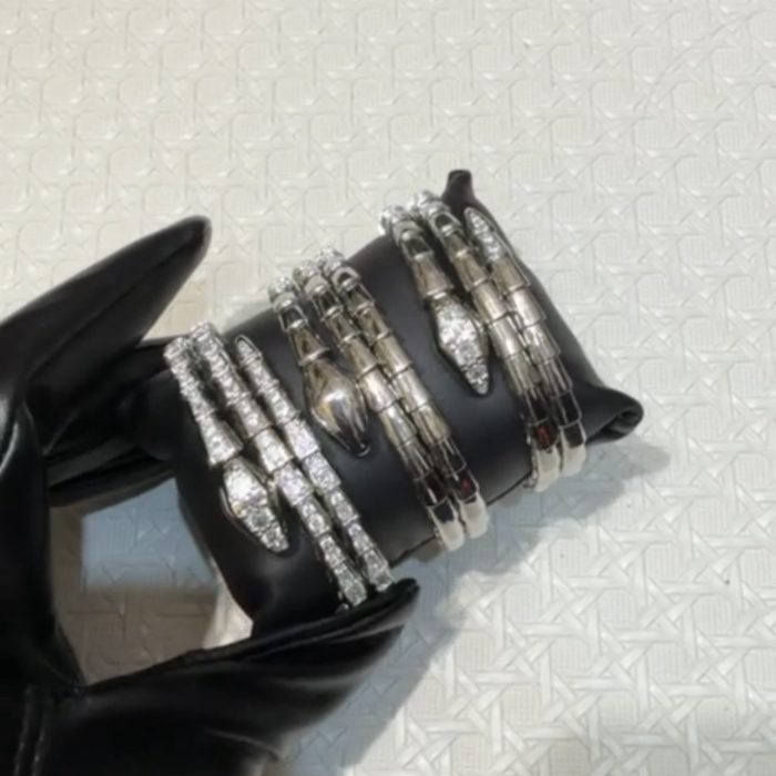 Bracelet 102